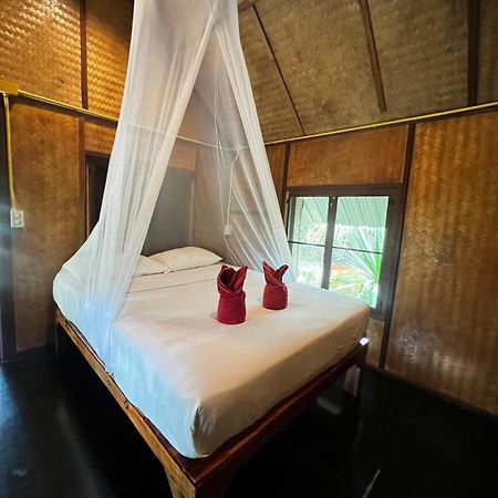 Khaosok Bamboo Huts Resort Khao Sok National Park Eksteriør billede
