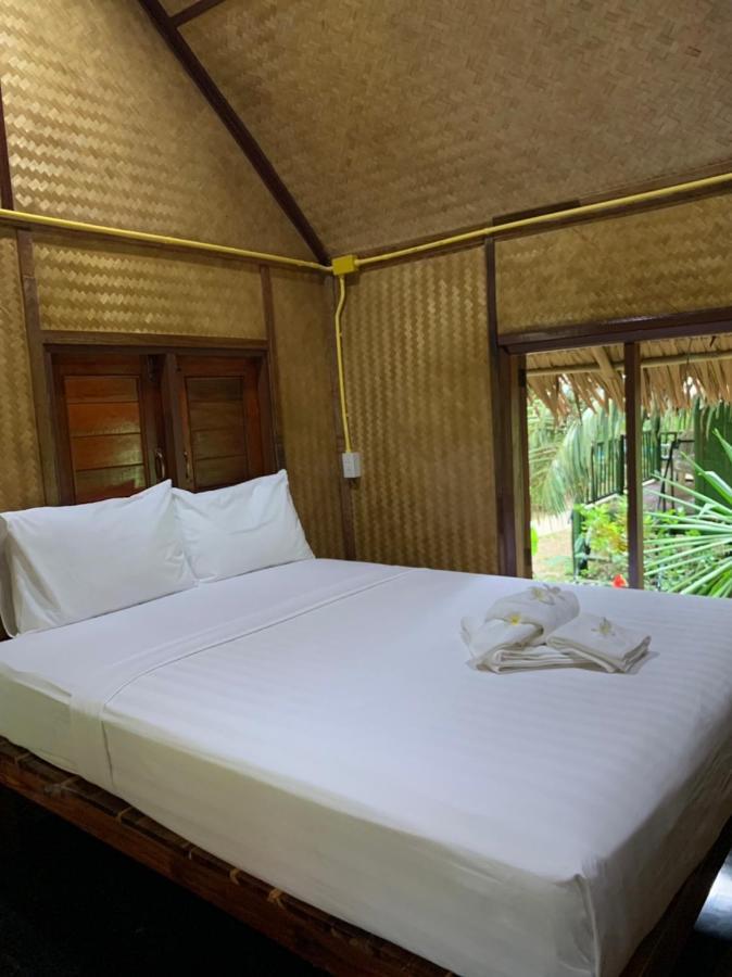 Khaosok Bamboo Huts Resort Khao Sok National Park Eksteriør billede